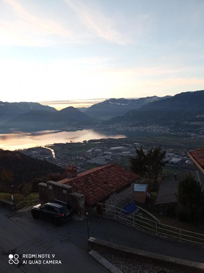 Casa Delle Api Apartment Pisogne Bagian luar foto